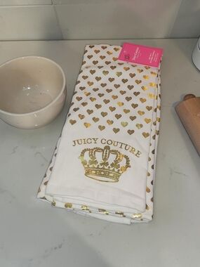 Juicy Couture Gold Heart Crown Kitchen Towel Set - White & Gold